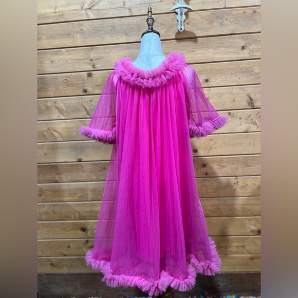 Vintage Hot Pink Ruffled Nylon Peignoir Robe & Slip 2-Piece Set Mid Century Glam - Picture 3 of 14